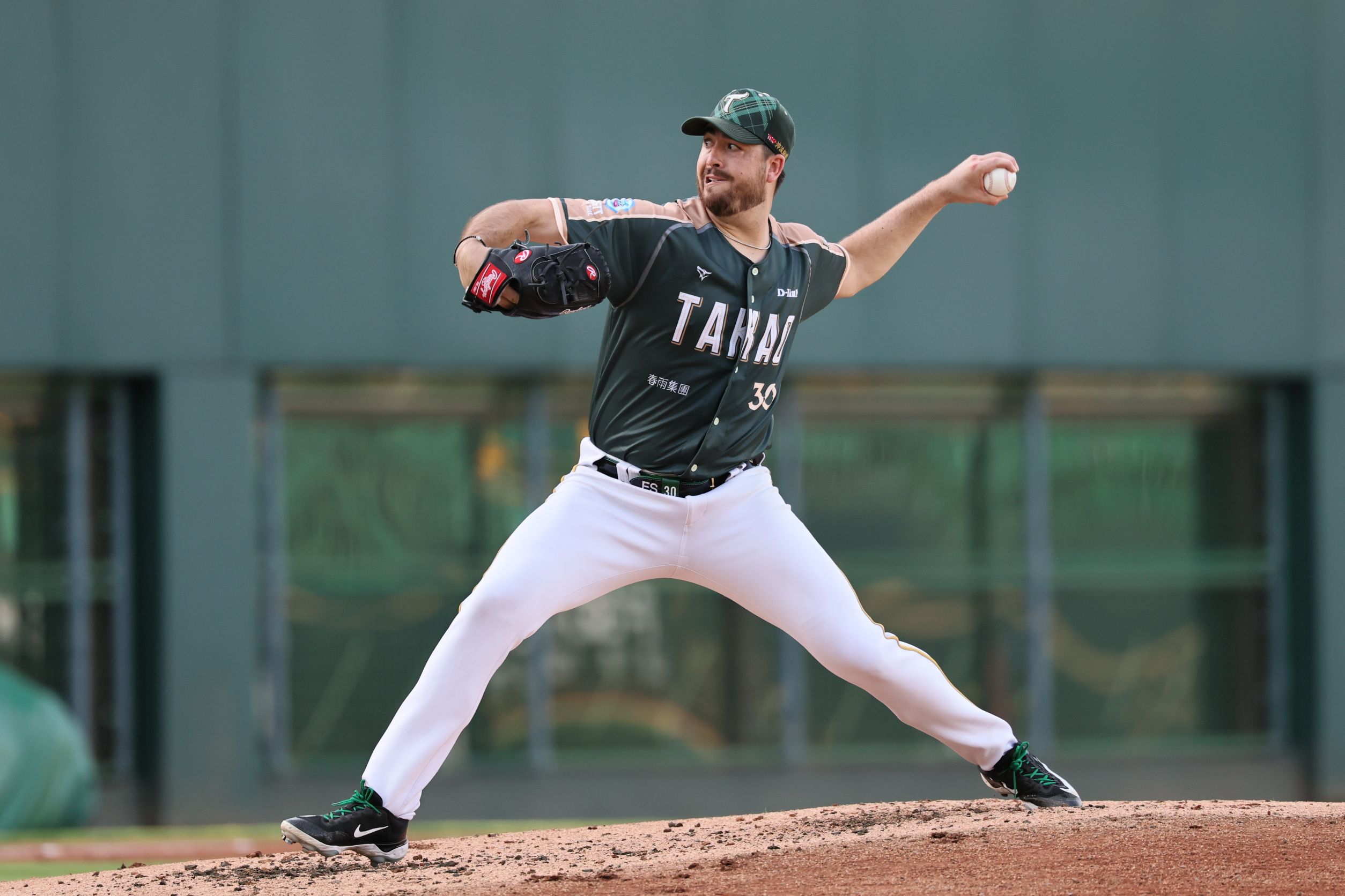 Read more about the article 艾速特8局失1分、賞8K領銜 台鋼雄鷹3：1再勝味全龍
