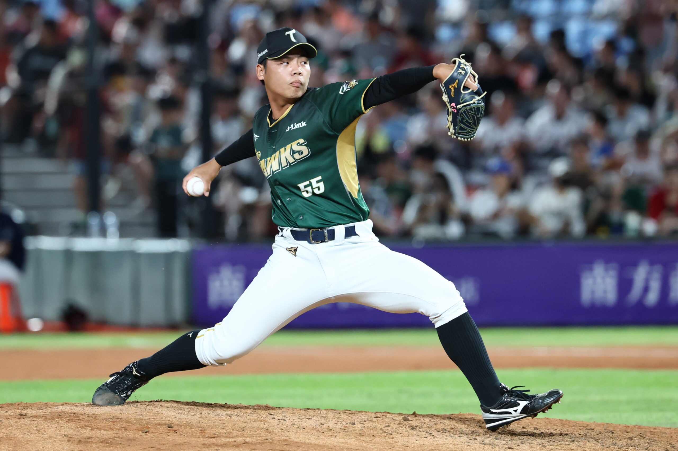 Read more about the article 延長賽登板2局0責失 伍祐城收穫生涯首座單場MVP