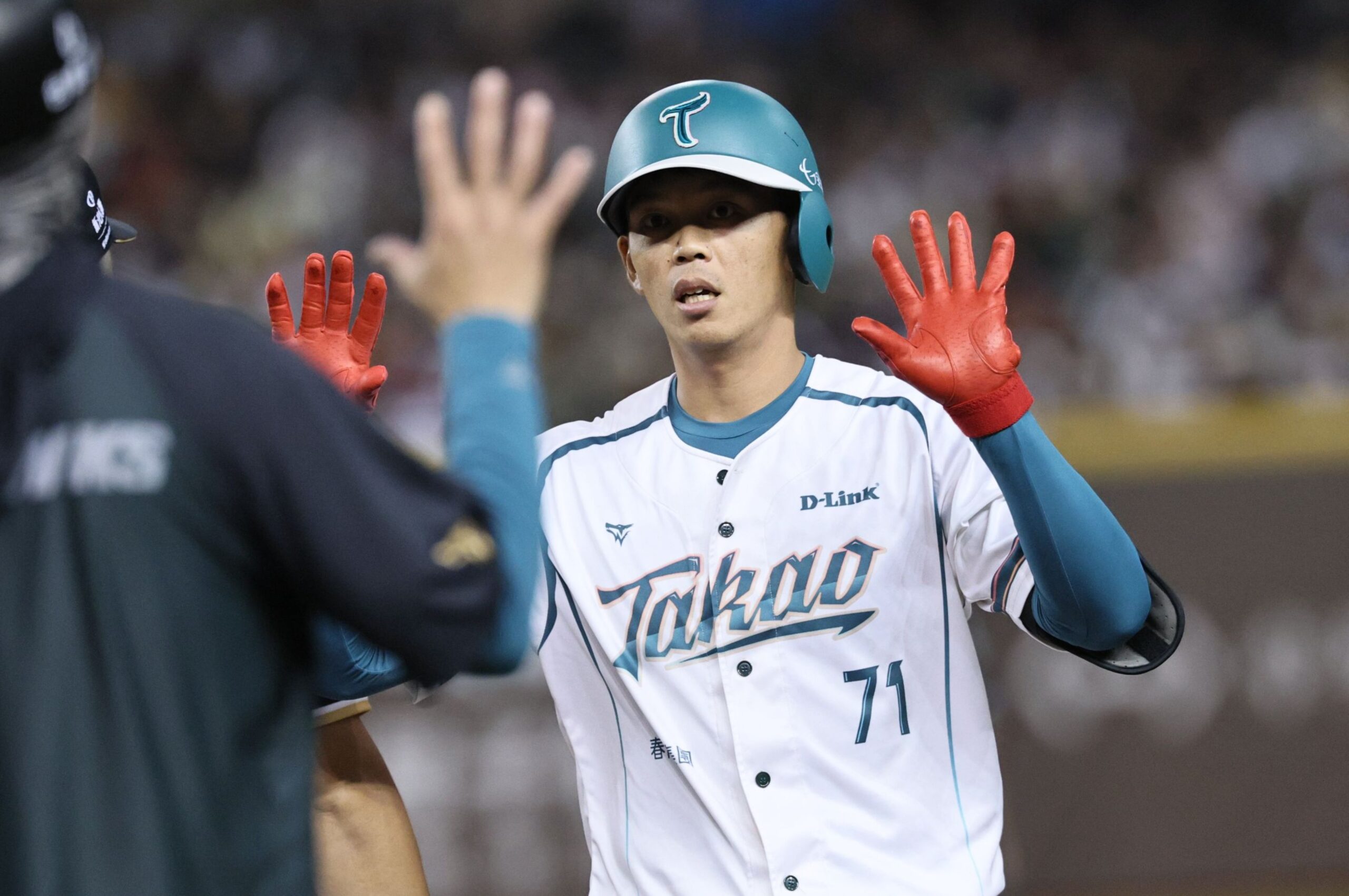 Read more about the article 杜家明敲致勝二壘打 兩戰猛敲5安