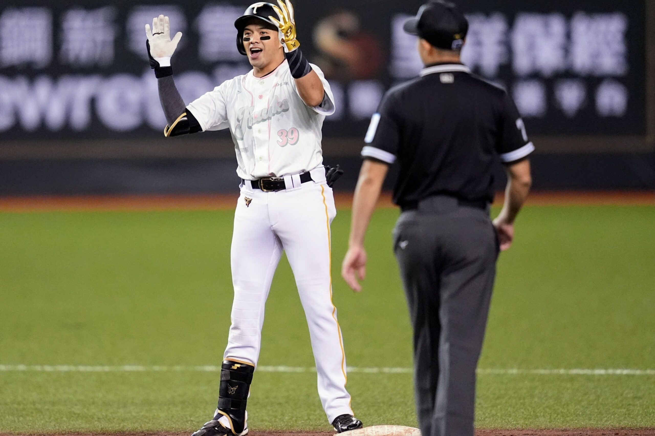 Read more about the article 壘上有人再發威 吳念庭致勝安率隊逆轉勝