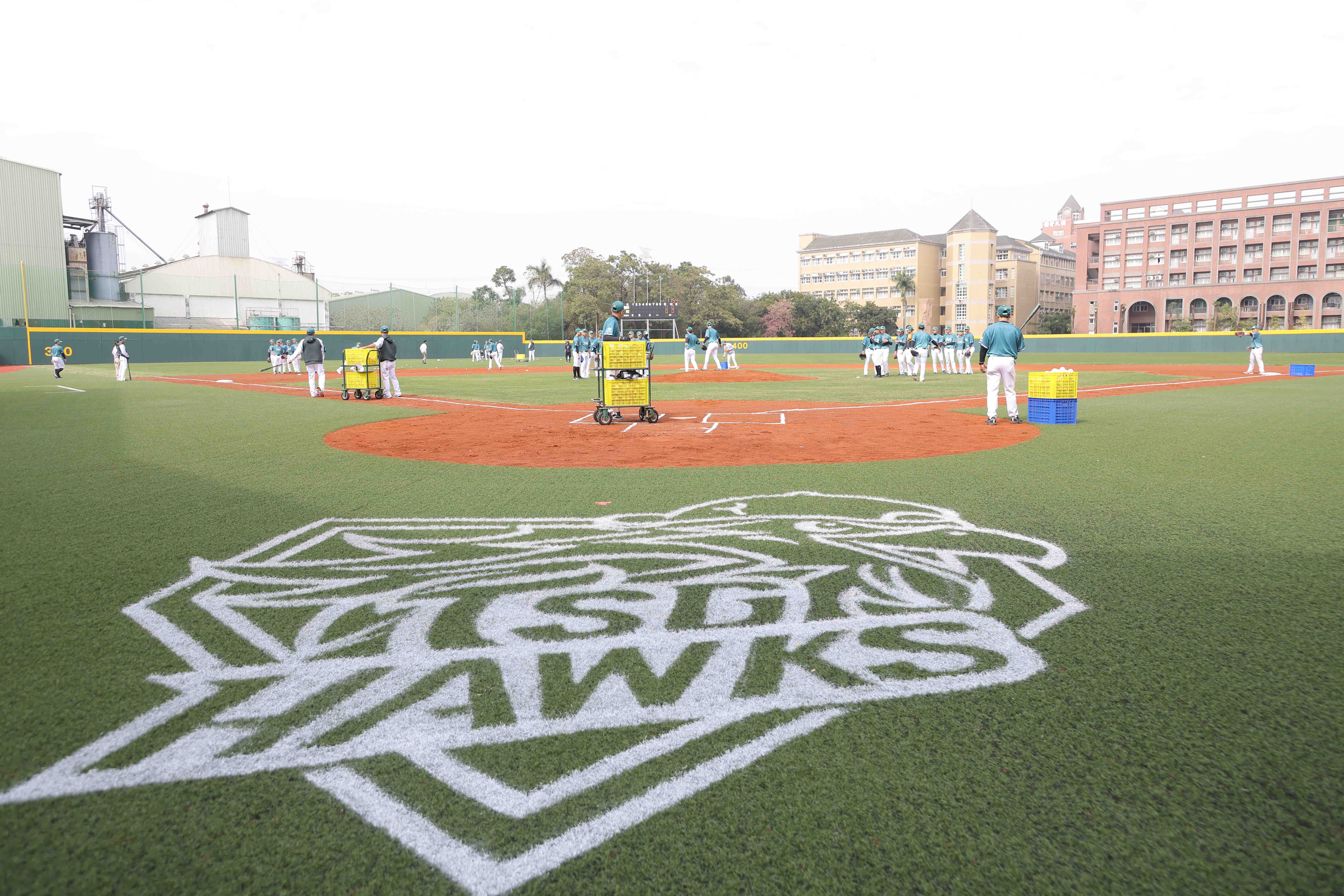 Read more about the article 台鋼雄鷹2026簽約完成 新基地「皇鷹學院」備戰新球季