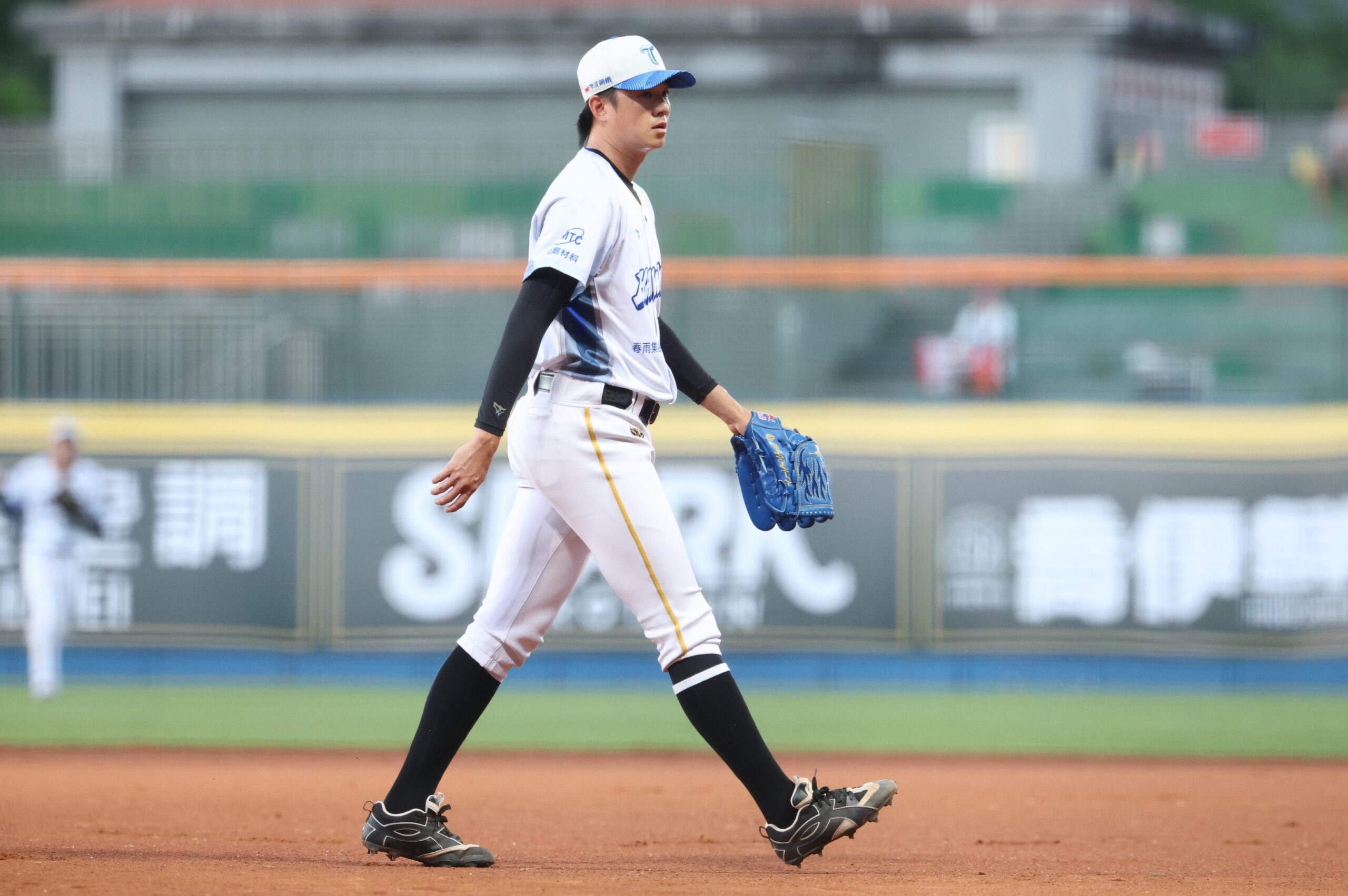 Read more about the article 打線猛攻12分力挺 黃子鵬6局無失分壓制富邦悍將