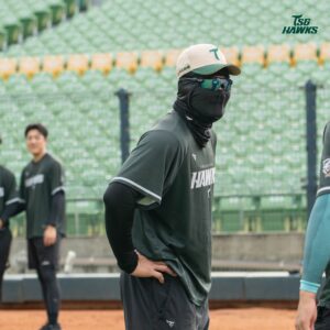 2026台鋼雄鷹 x TAIWOLF運動機能防曬頭套