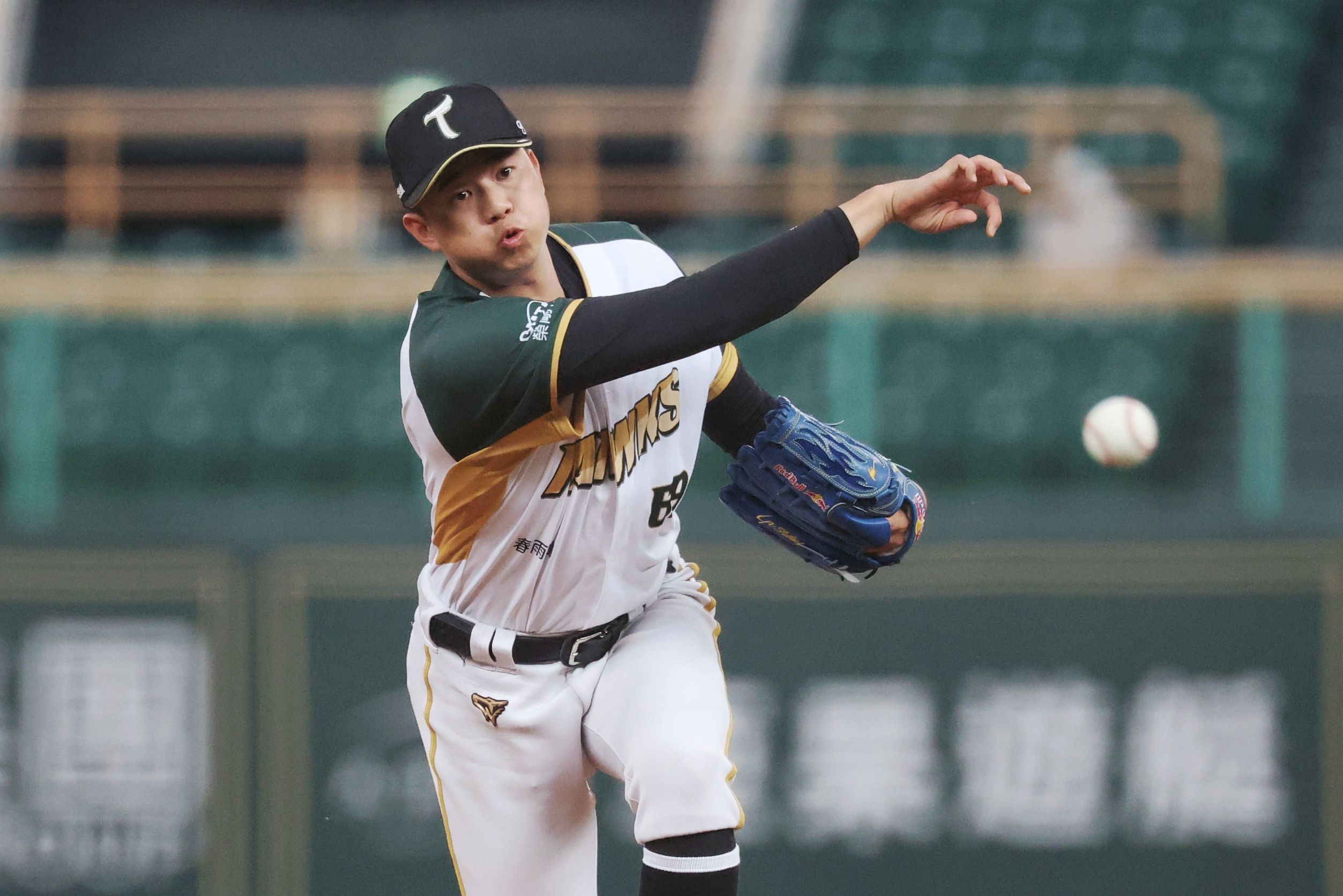Read more about the article 黃子鵬8局失1分好投 本季第12場優質先發